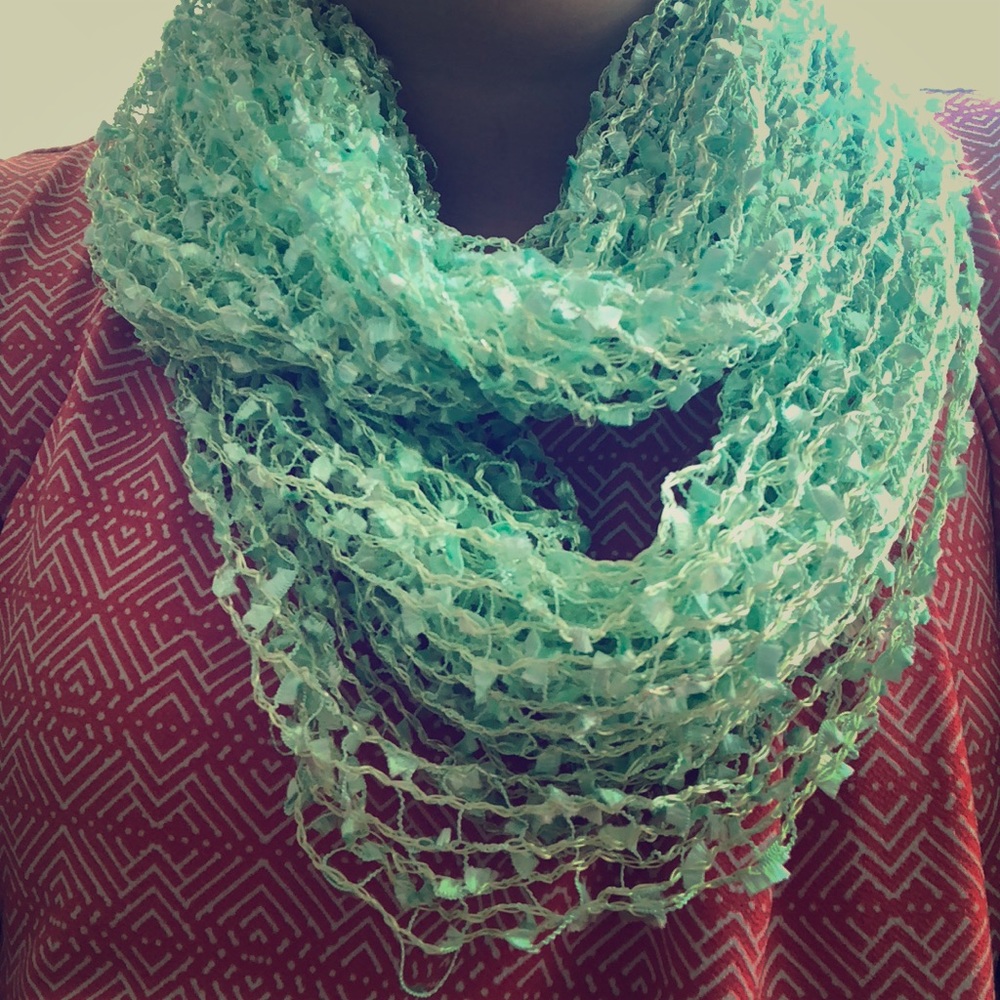 Green infinity scarf
